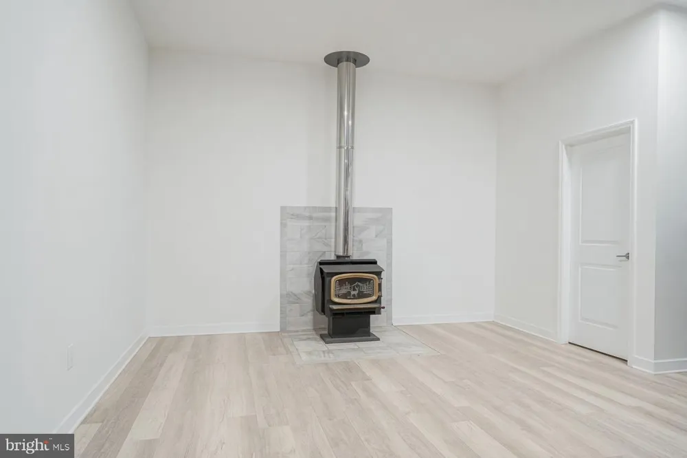 1024 OXMEAD Eastampton, NJ 08060