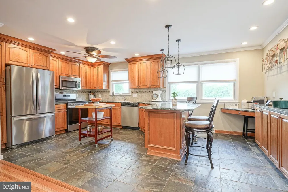 1024 OXMEAD Eastampton, NJ 08060