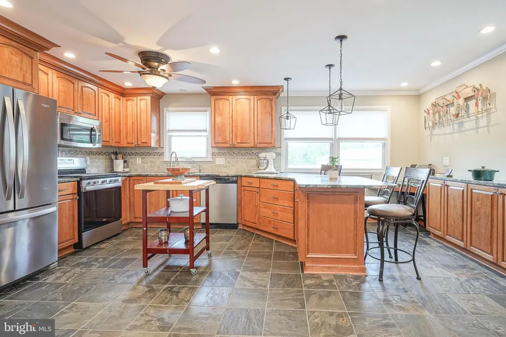 1024 OXMEAD Eastampton, NJ 08060