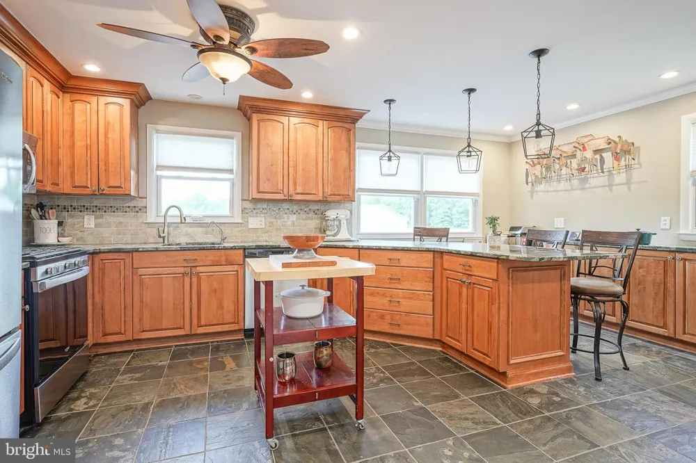 1024 OXMEAD Eastampton, NJ 08060