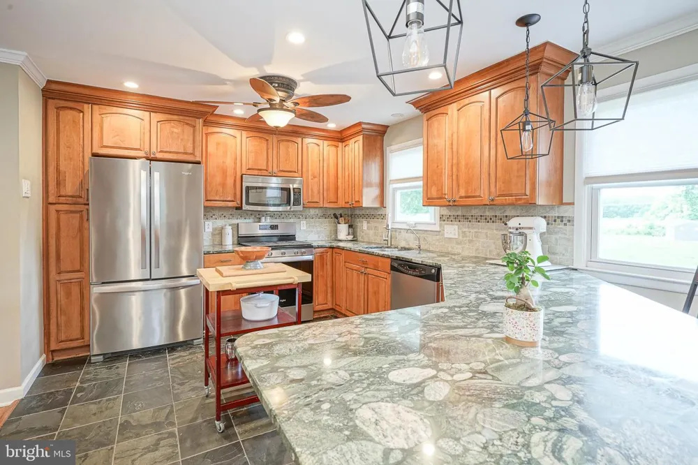 1024 OXMEAD Eastampton, NJ 08060