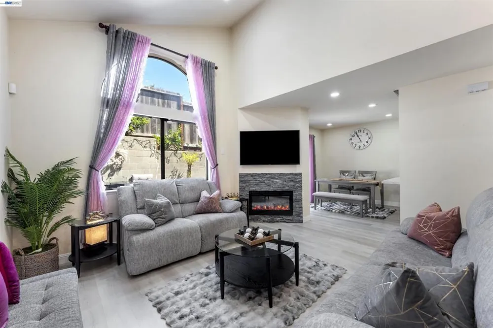 903 Appian Knoll Ct El Sobrante, CA 94803