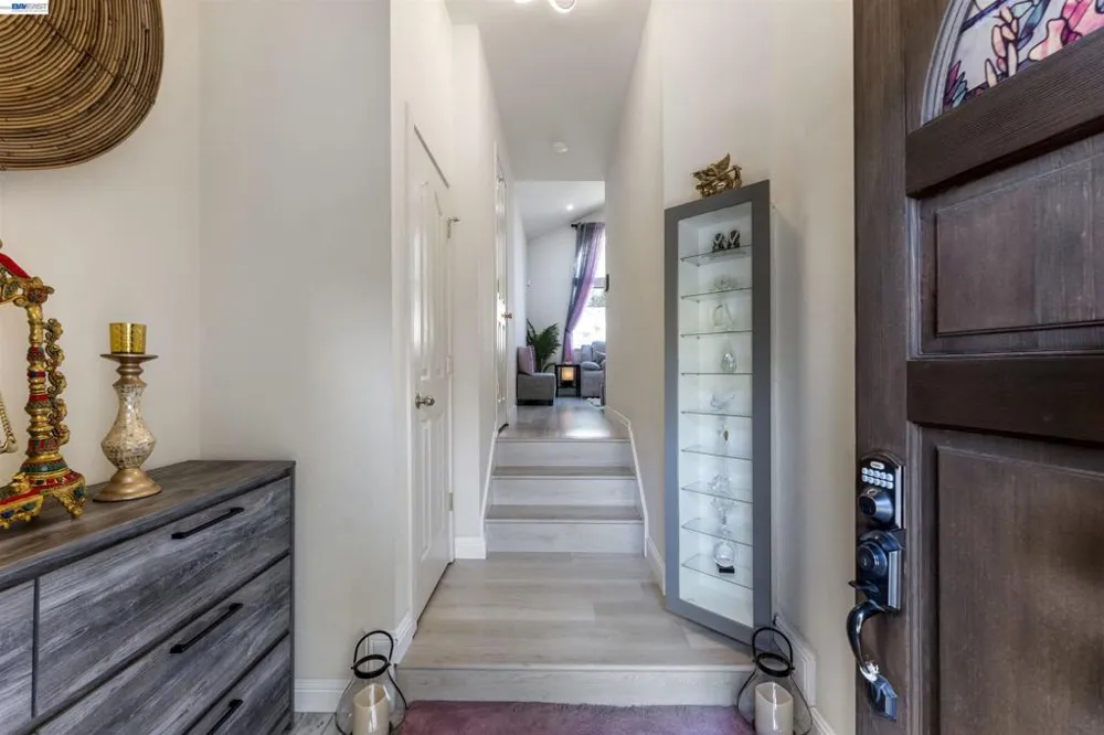 903 Appian Knoll Ct El Sobrante, CA 94803