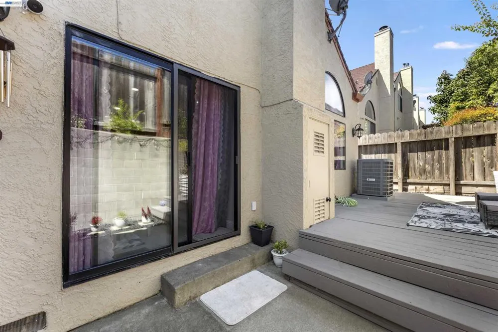 903 Appian Knoll Ct El Sobrante, CA 94803