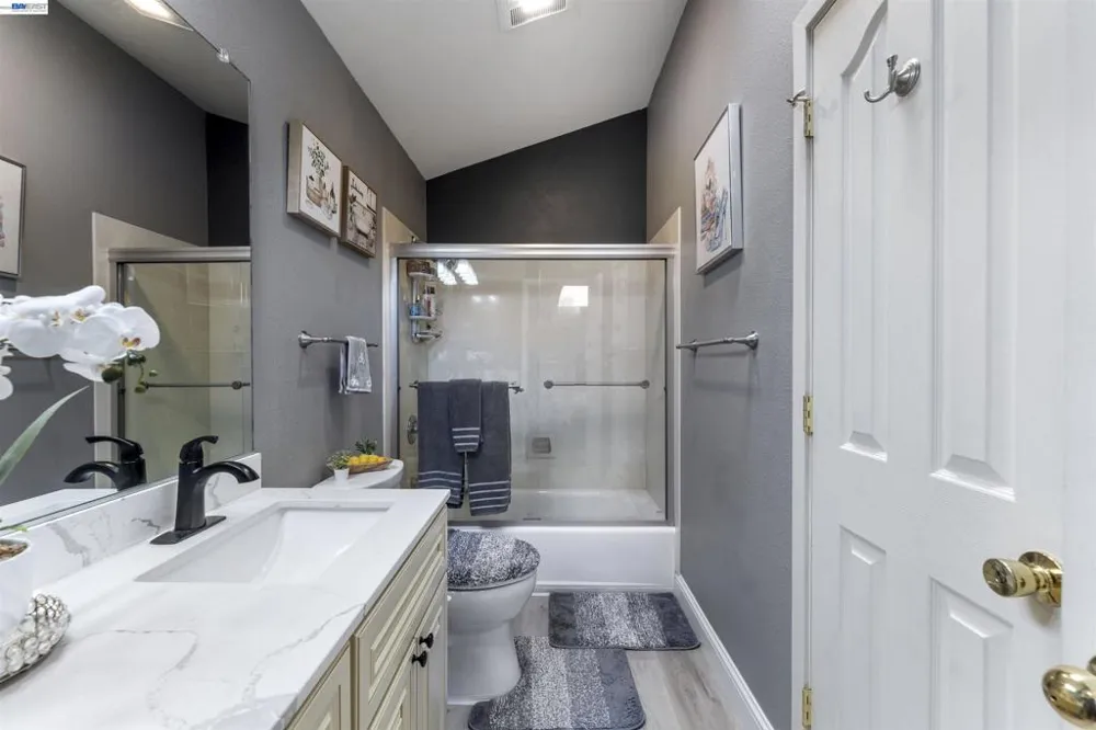 903 Appian Knoll Ct El Sobrante, CA 94803