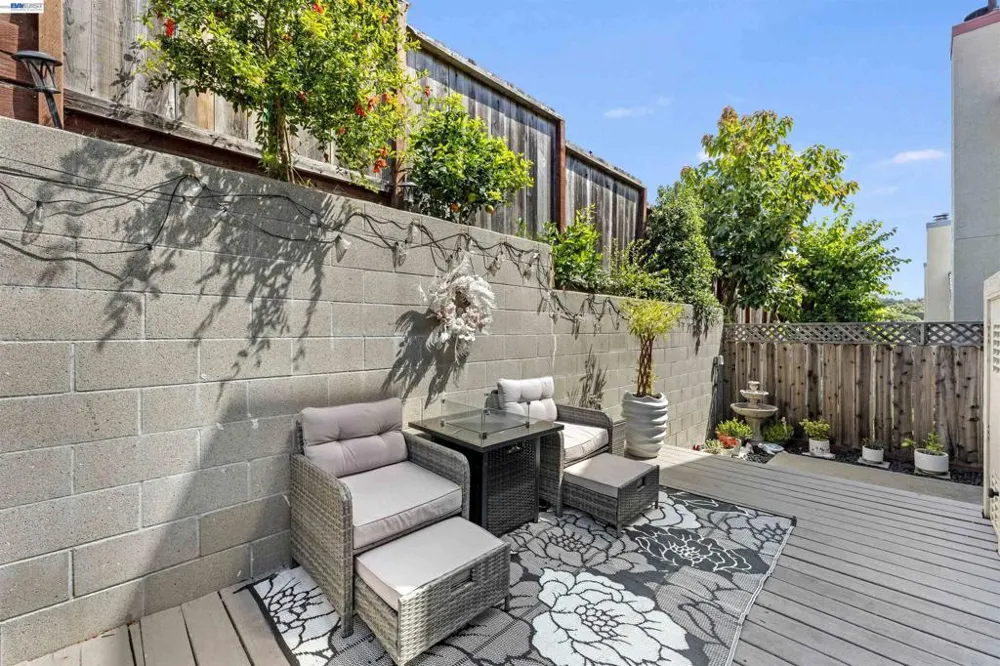 903 Appian Knoll Ct El Sobrante, CA 94803