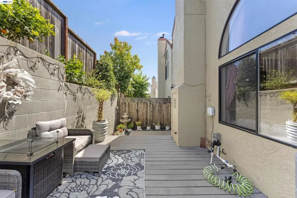 903 Appian Knoll Ct El Sobrante, CA 94803