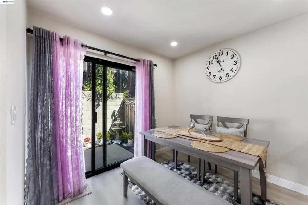 903 Appian Knoll Ct El Sobrante, CA 94803