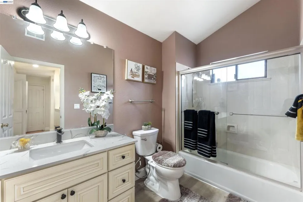903 Appian Knoll Ct El Sobrante, CA 94803