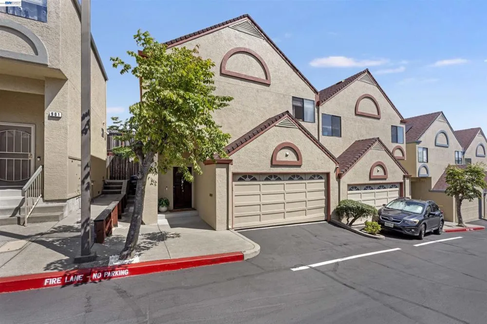 903 Appian Knoll Ct El Sobrante, CA 94803
