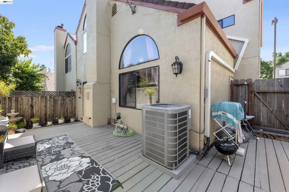 903 Appian Knoll Ct El Sobrante, CA 94803