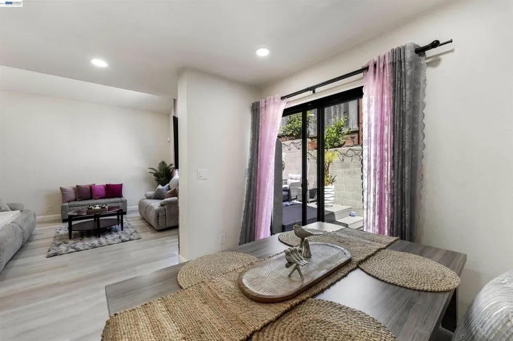 903 Appian Knoll Ct El Sobrante, CA 94803