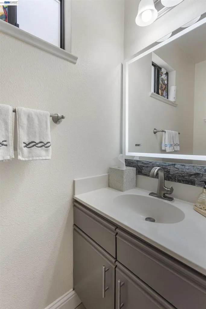 903 Appian Knoll Ct El Sobrante, CA 94803