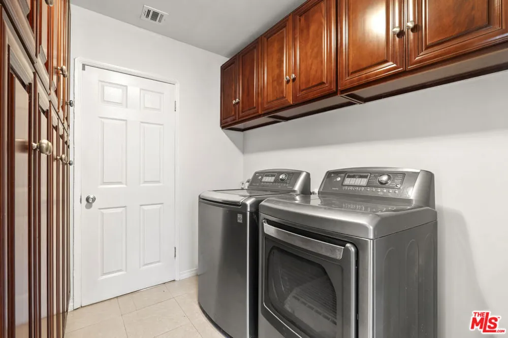 9131 Olin Street Los Angeles, CA 90034