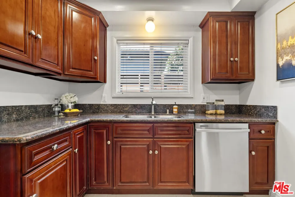 9131 Olin Street Los Angeles, CA 90034