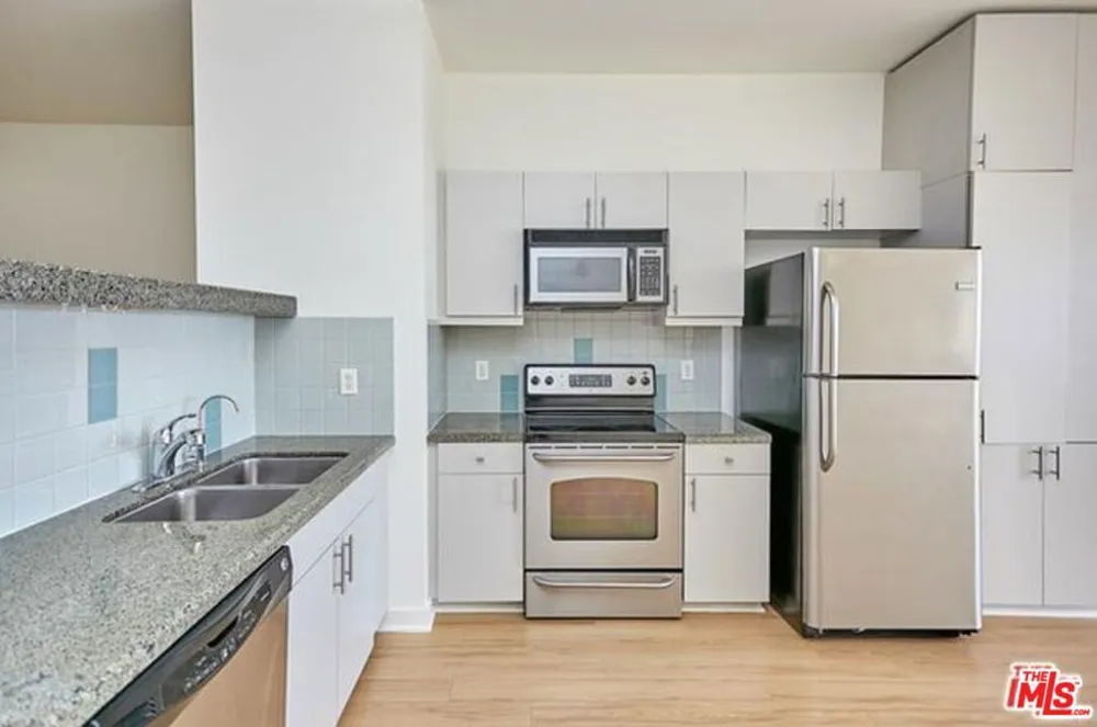 3810 Wilshire Boulevard #809 Los Angeles, CA 90010