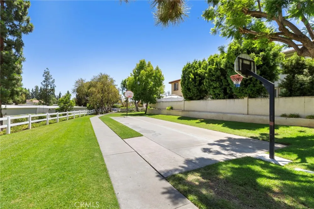 4524 Jamestown Yorba Linda, CA 92886