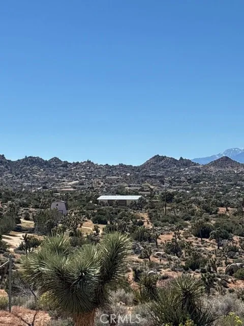 5437 Davis Way Yucca Valley, CA 92284