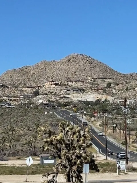 5437 Davis Way Yucca Valley, CA 92284