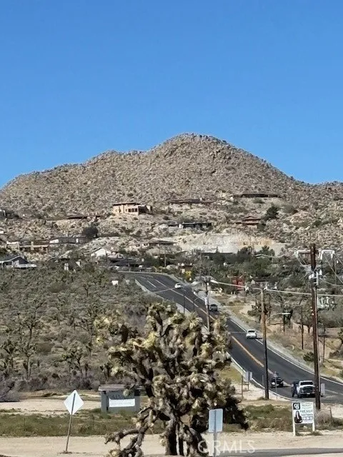 5437 Davis Way Yucca Valley, CA 92284
