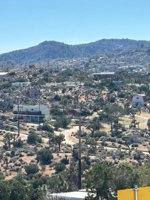 5437 Davis Way Yucca Valley, CA 92284