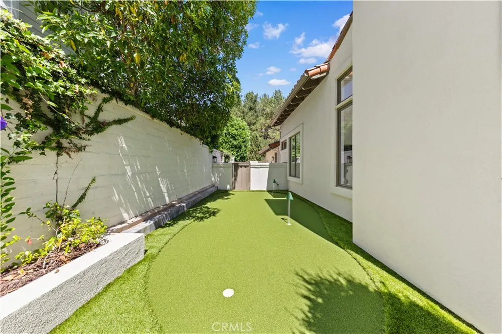 17 Canada Oaks Trabuco Canyon, CA 92679