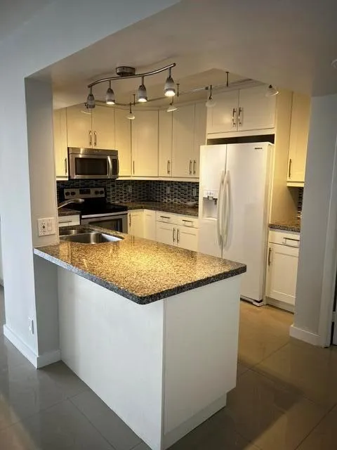200 Leslie Drive #1128 Hallandale Beach, FL 33009