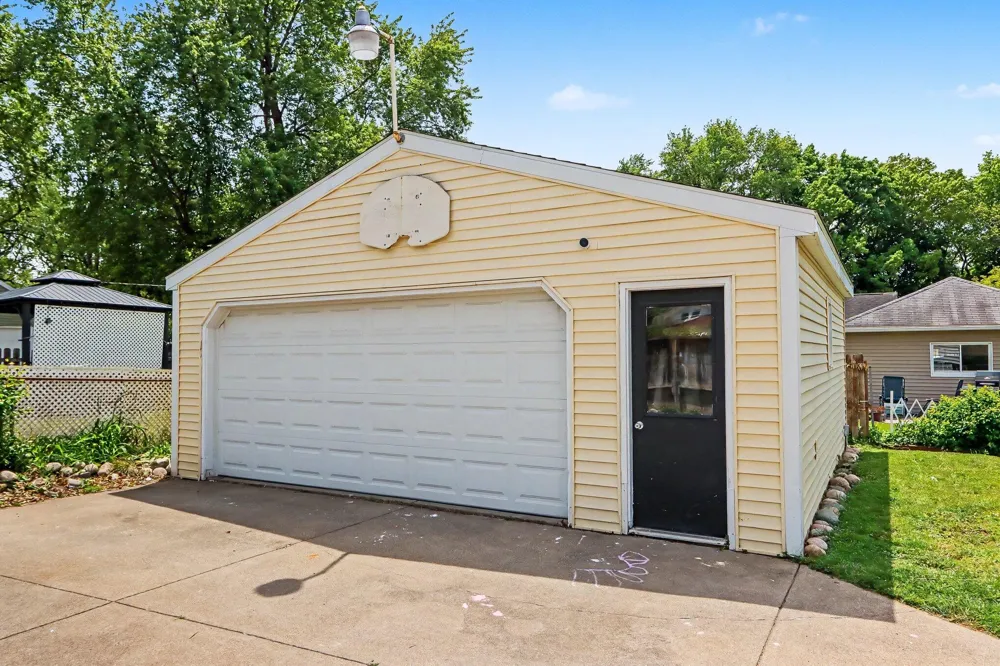 330 Riverview Drive Kalamazoo, MI 49004