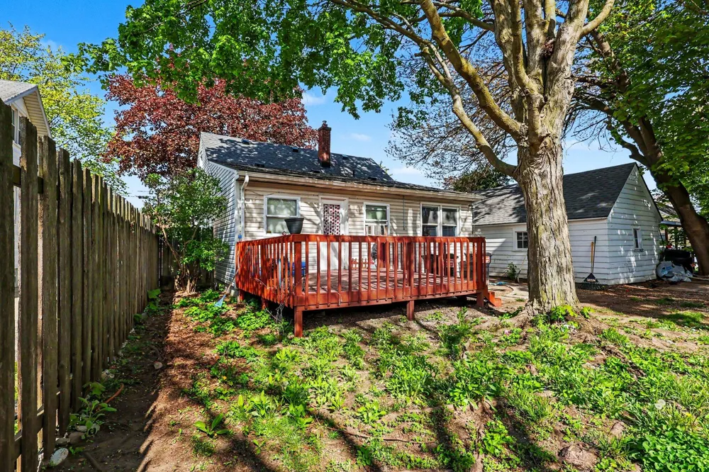 1636 Delwood Avenue SW Wyoming City, MI 49509