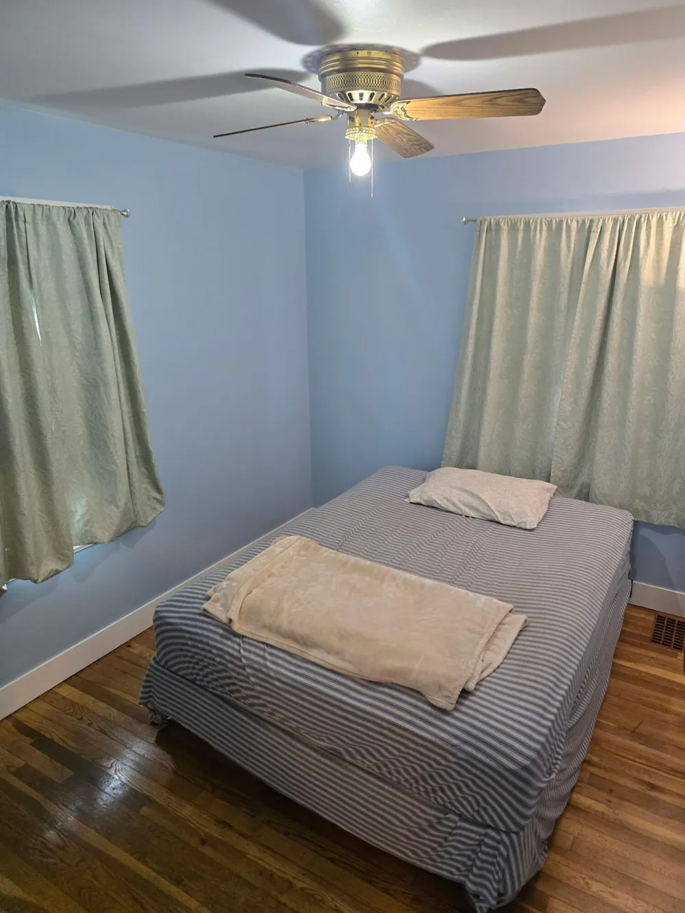 1636 Delwood Avenue SW Wyoming City, MI 49509