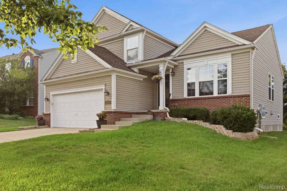866 Canyon Creek Drive Holly Township, MI 48442