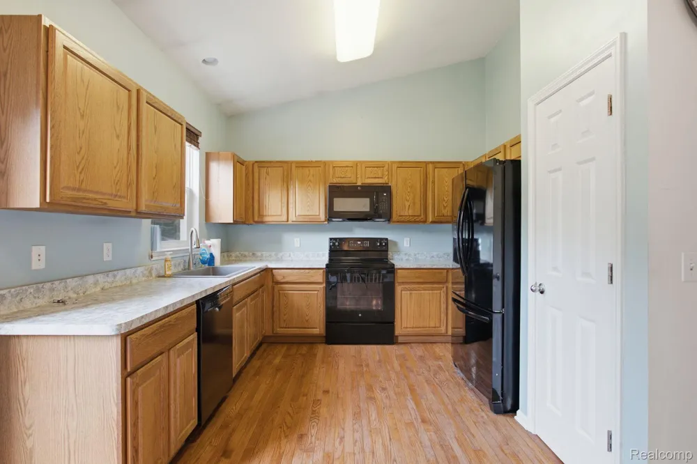 866 Canyon Creek Drive Holly Township, MI 48442