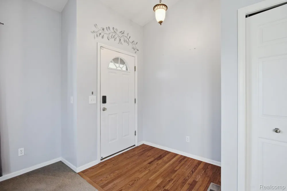 866 Canyon Creek Drive Holly Township, MI 48442