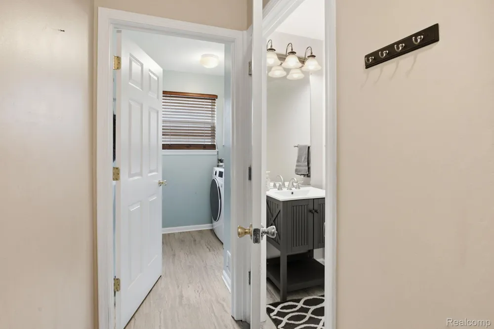866 Canyon Creek Drive Holly Township, MI 48442