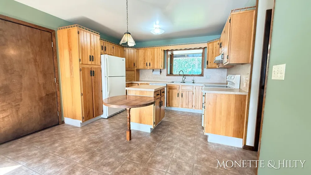 2883 Lakeshore Road Dalton Township, MI 49457