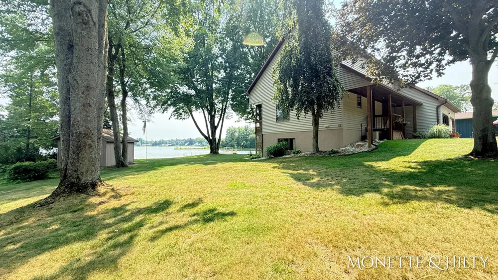 2883 Lakeshore Road Dalton Township, MI 49457