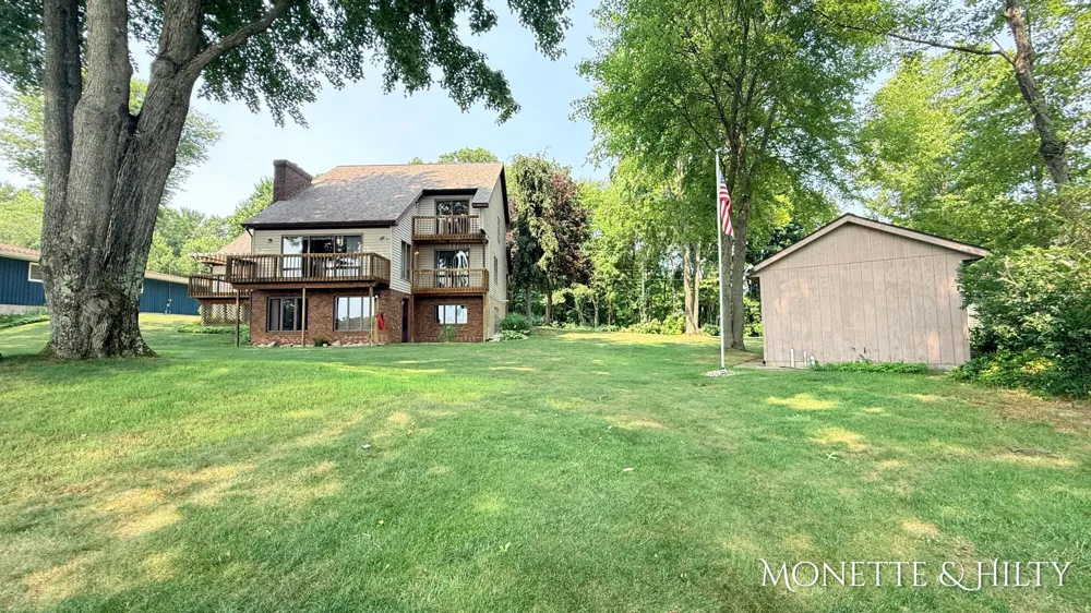 2883 Lakeshore Road Dalton Township, MI 49457
