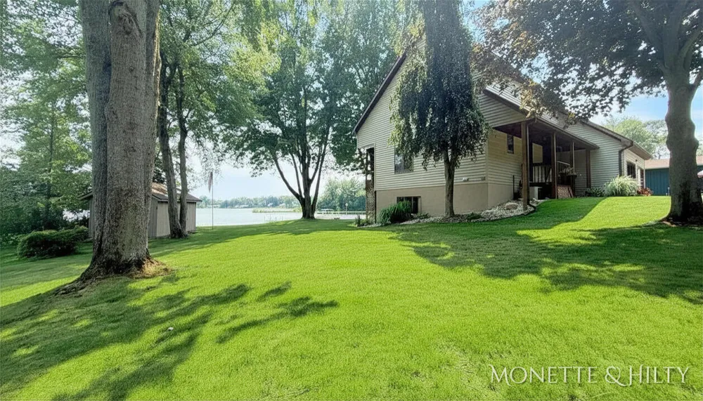 2883 Lakeshore Road Dalton Township, MI 49457