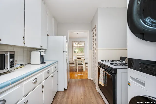 111 GRANDVIEW PL Alamo Heights, TX 78209