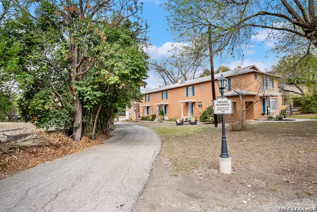 111 GRANDVIEW PL Alamo Heights, TX 78209