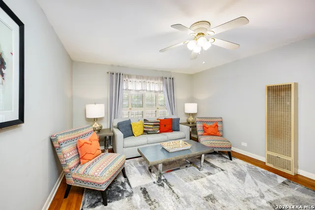 111 GRANDVIEW PL Alamo Heights, TX 78209