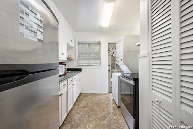 111 GRANDVIEW PL Alamo Heights, TX 78209