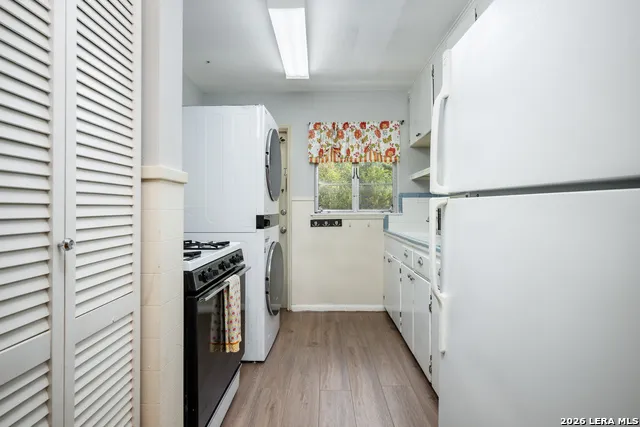 111 GRANDVIEW PL Alamo Heights, TX 78209