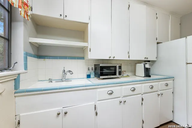111 GRANDVIEW PL Alamo Heights, TX 78209