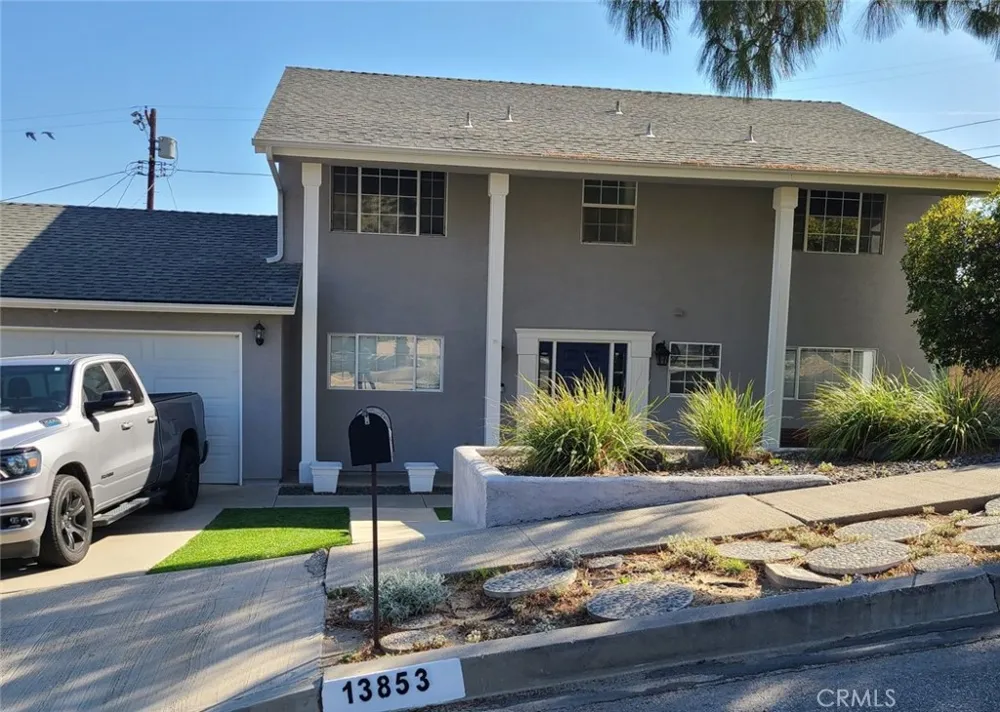 13853 Tucker Avenue Sylmar, CA 91342