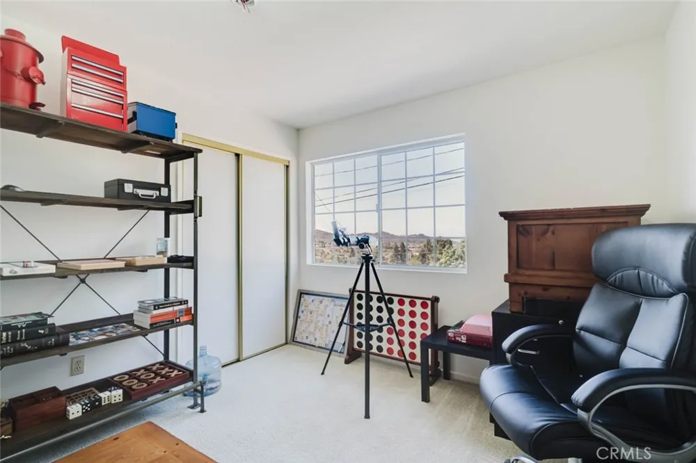 13853 Tucker Avenue Sylmar, CA 91342