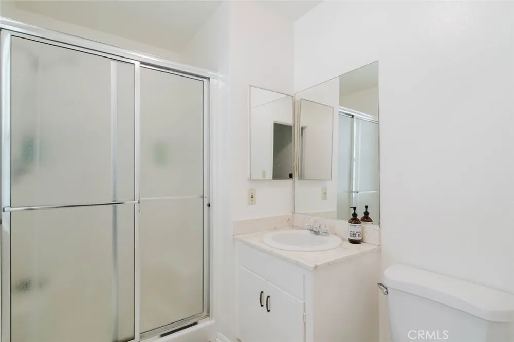 13853 Tucker Avenue Sylmar, CA 91342