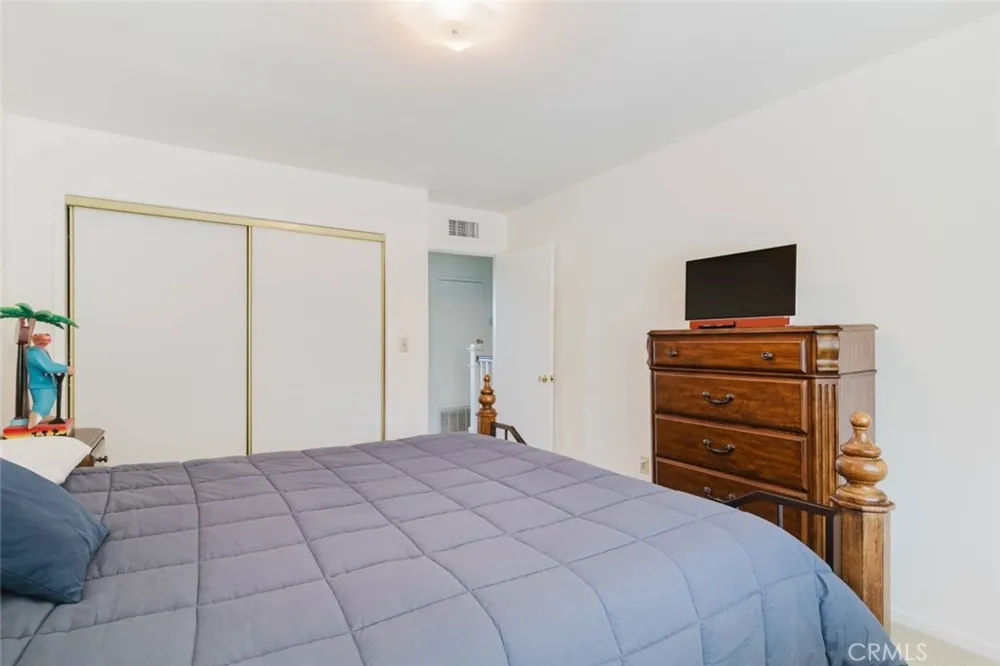 13853 Tucker Avenue Sylmar, CA 91342