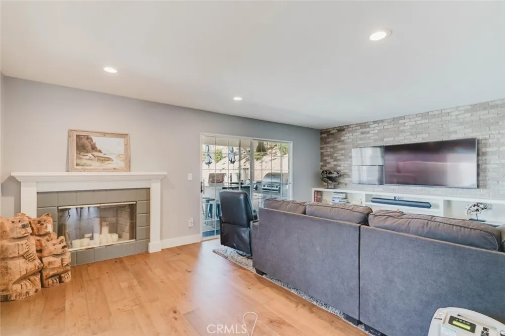 13853 Tucker Avenue Sylmar, CA 91342
