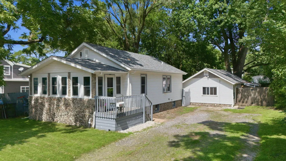 27 S Smith Street New Buffalo, MI 49117